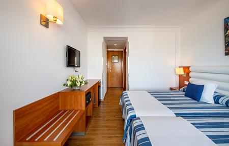 Hotel Tahiti Playa Suites slide 5