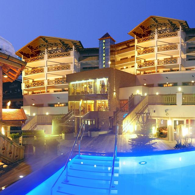 Meer info over The Alpine Palace New Balance Luxus Resort  bij Sunweb-wintersport
