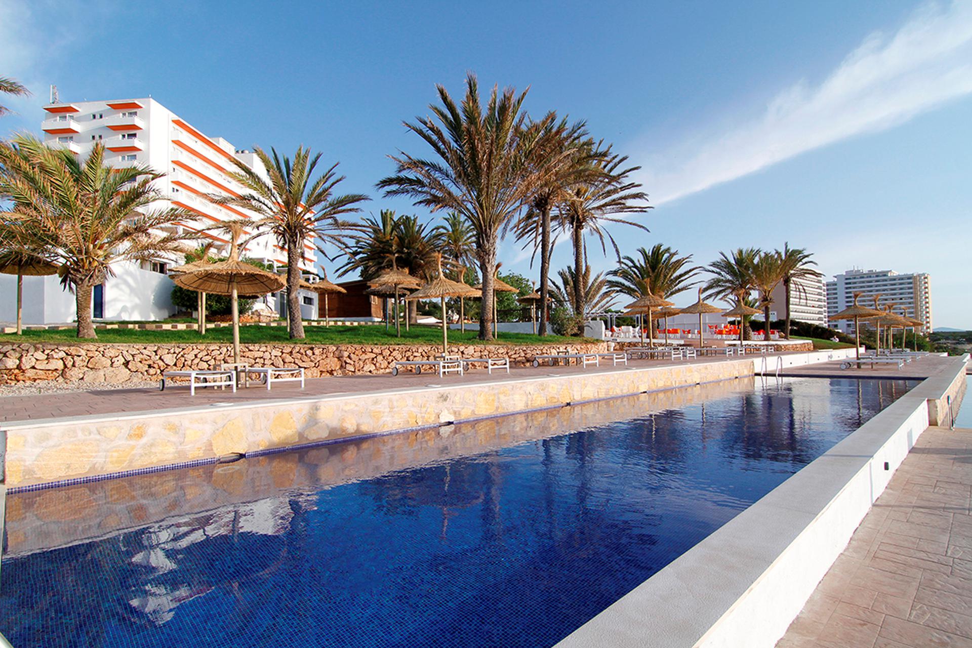 Palia Maria Eugenia Hotel In Calas De Mallorca Palia Maria Eugenia Hotel In Calas De Mallorca