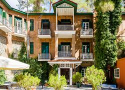 New Helvetia Hotel- inclusief huurauto