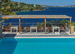 Cape Kanapitsa Hotel & Suites