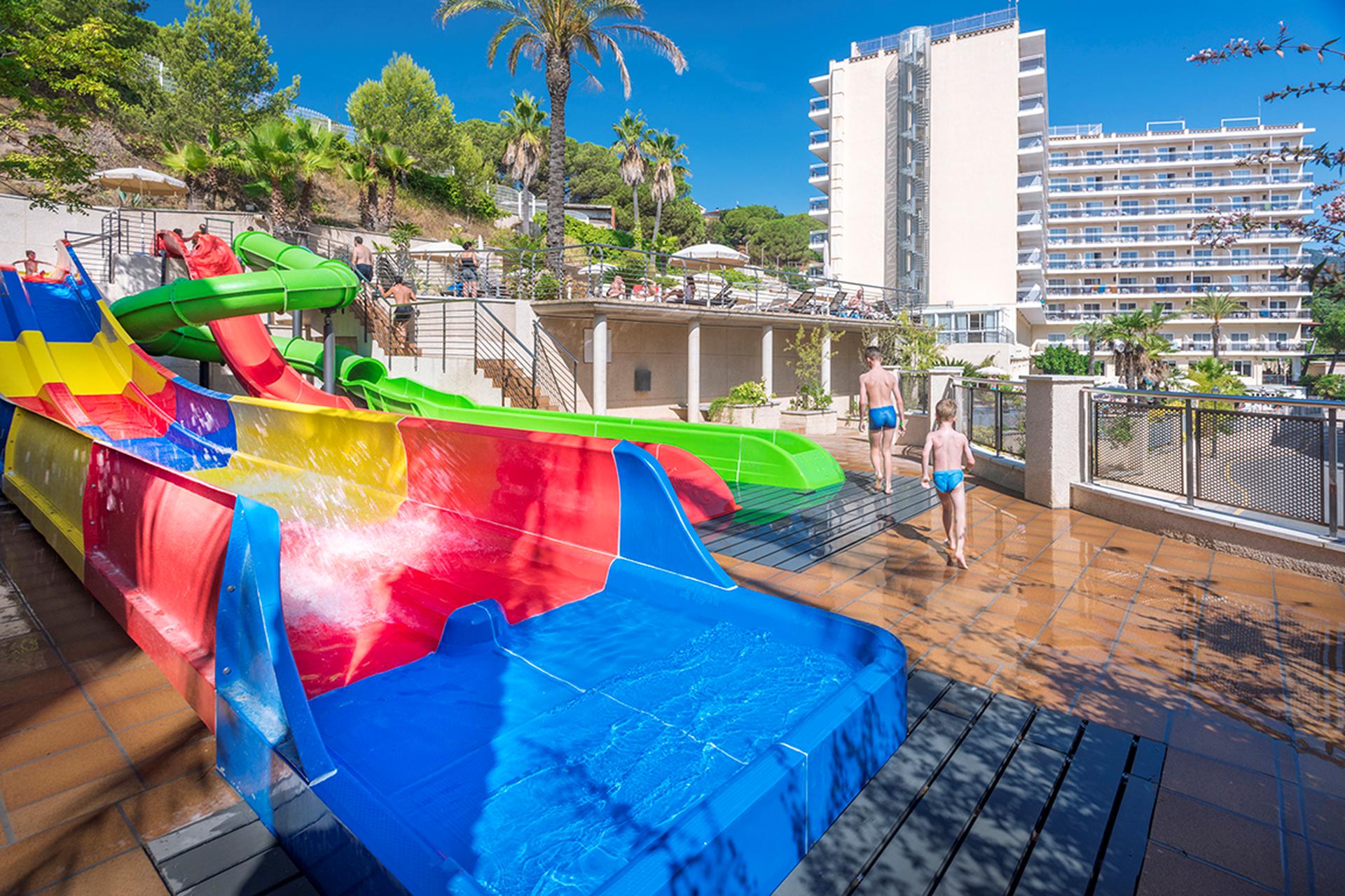 Oasis Park Splash Hotel To Barcelona Airport